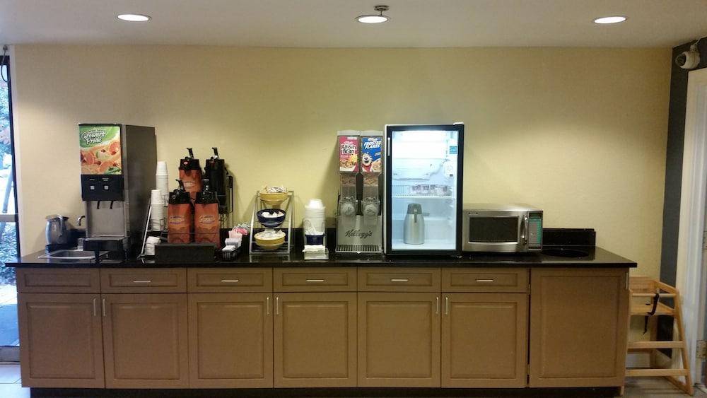 Days Inn By Wyndham Chattanooga/Hamilton Place Εξωτερικό φωτογραφία