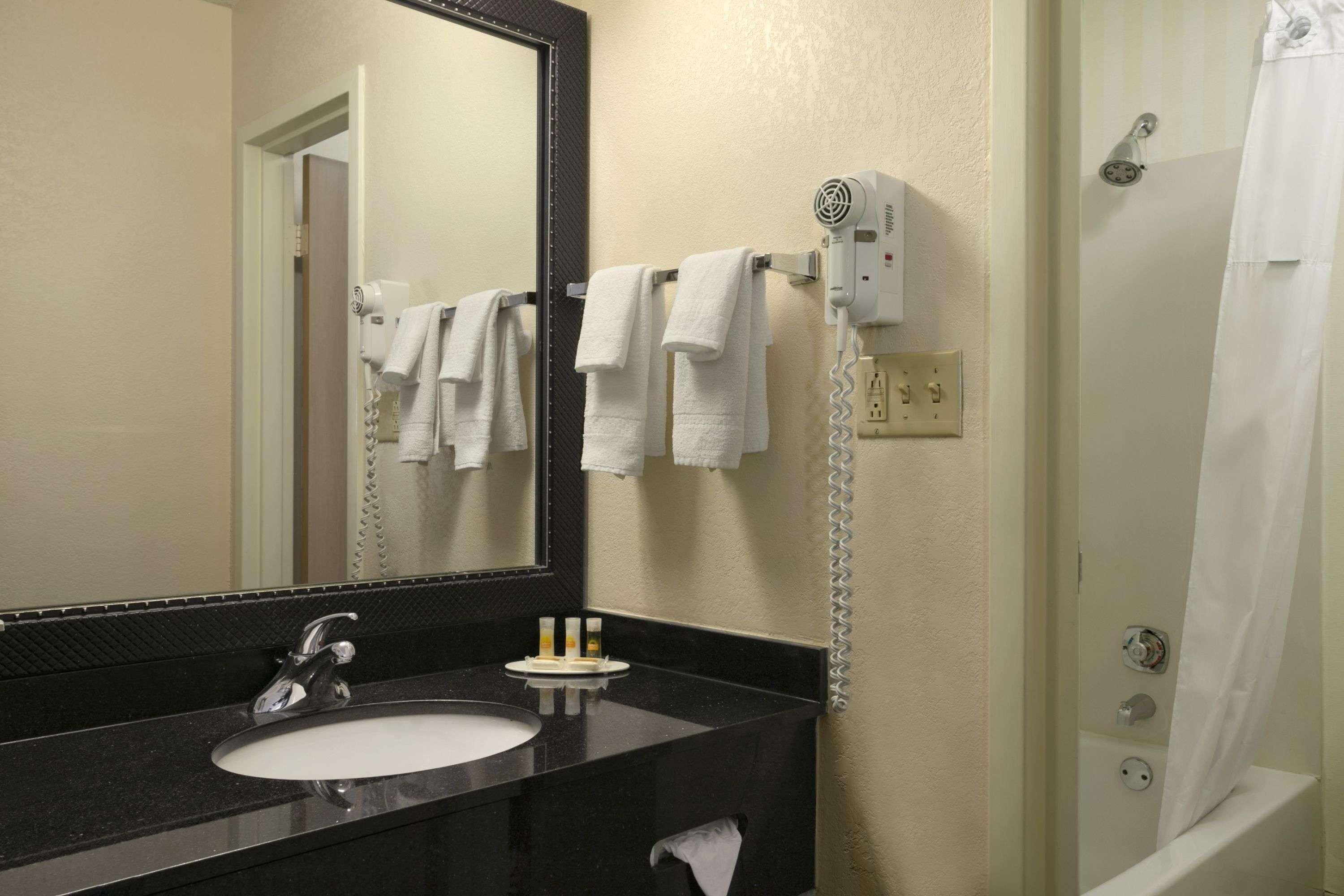 Days Inn By Wyndham Chattanooga/Hamilton Place Εξωτερικό φωτογραφία