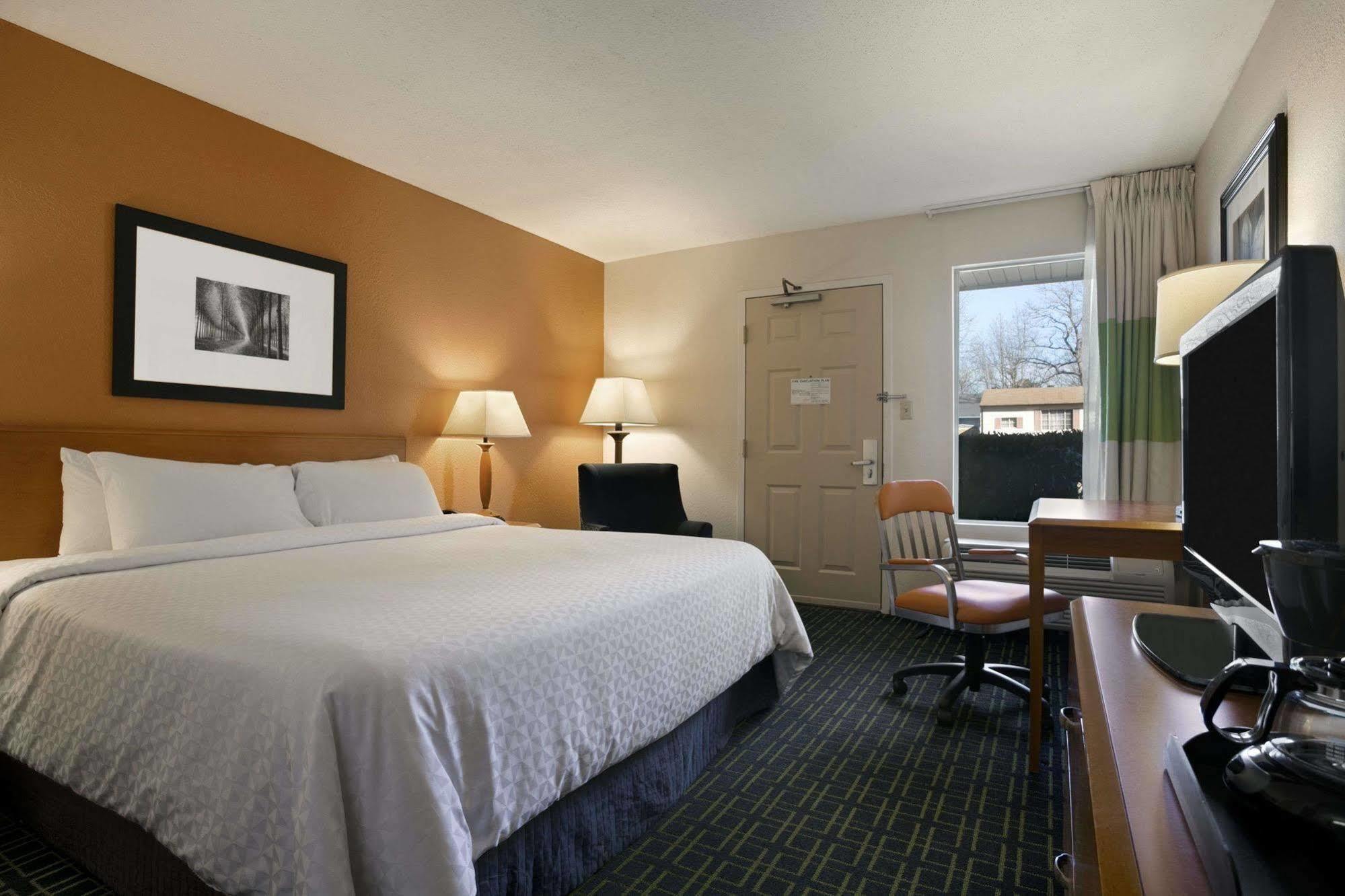Days Inn By Wyndham Chattanooga/Hamilton Place Εξωτερικό φωτογραφία
