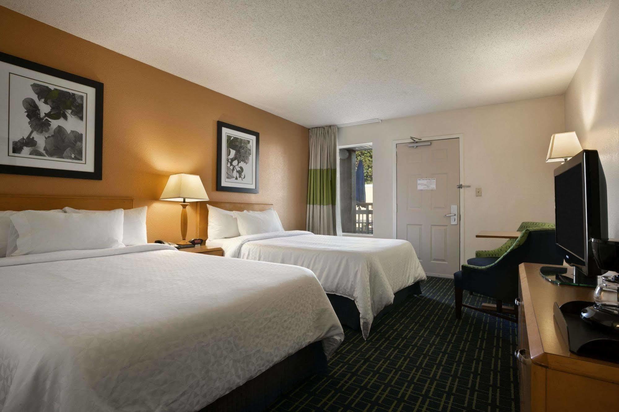 Days Inn By Wyndham Chattanooga/Hamilton Place Εξωτερικό φωτογραφία